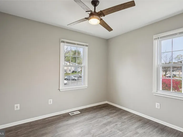 9490 Mooregate Ct — Photo 24