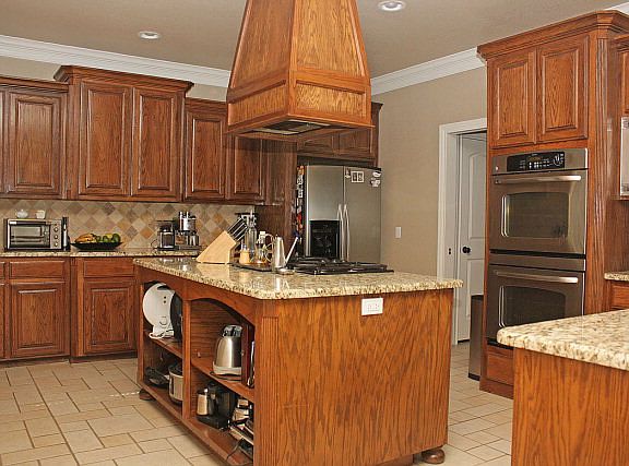 4th image of 5106 Oak Valley Dr