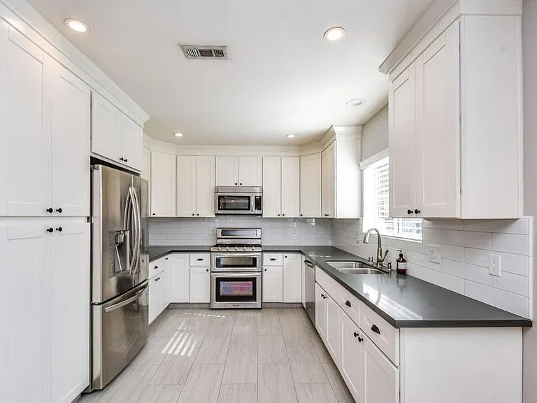 321 N Lima St — Photo 13