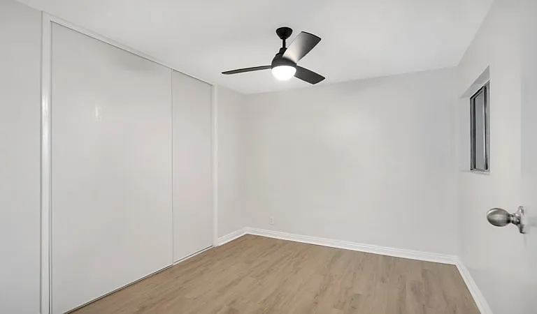 La Croix Apartments — Photo 13