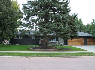 1220 N Capital St, Mitchell, SD 57301