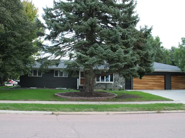 1220 N Capital St, Mitchell, SD 57301