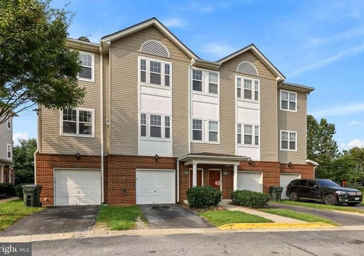 Spacious 3BR Condo in Suitland — Photo 2