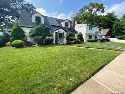 100 Oceanview Avenue, Valley Stream, NY, 11581