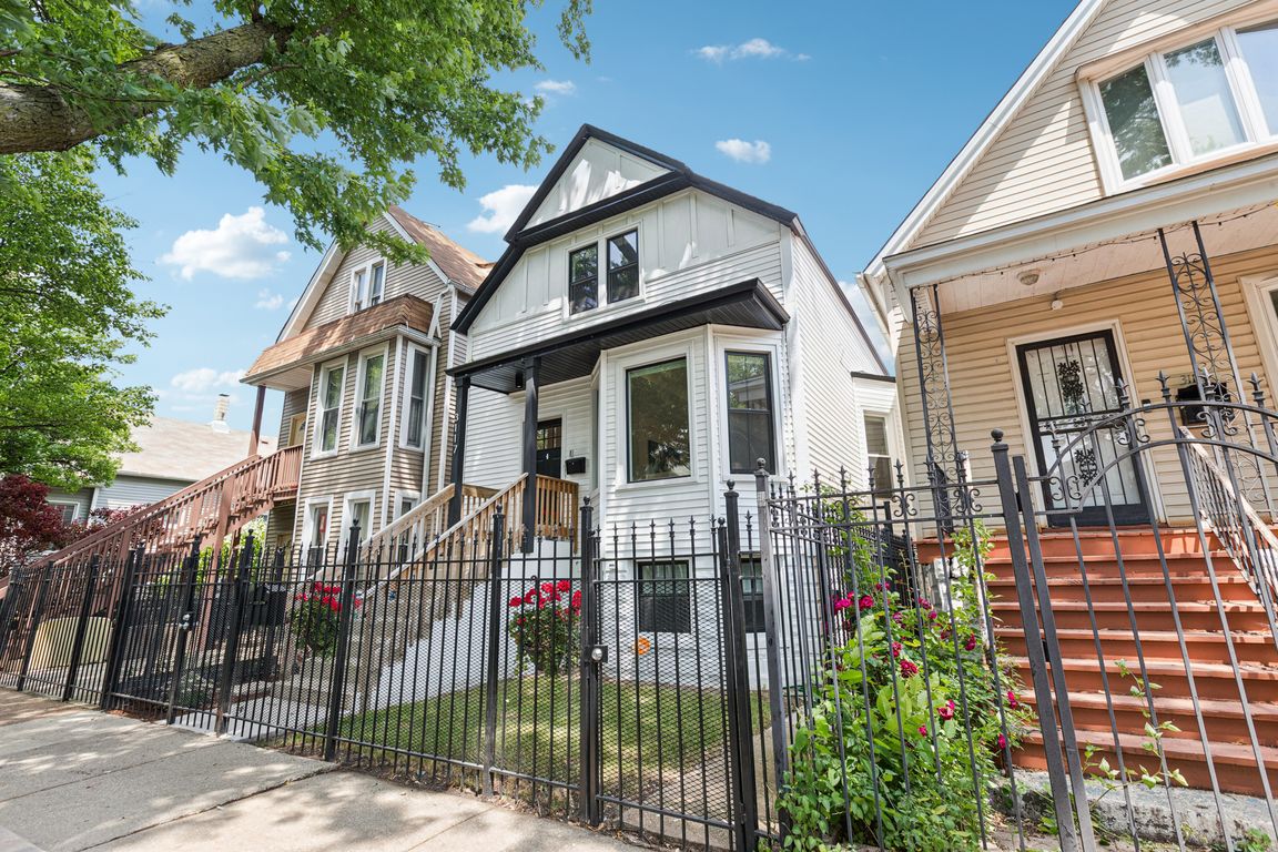 N Christiana Ave-1806-003.jpg