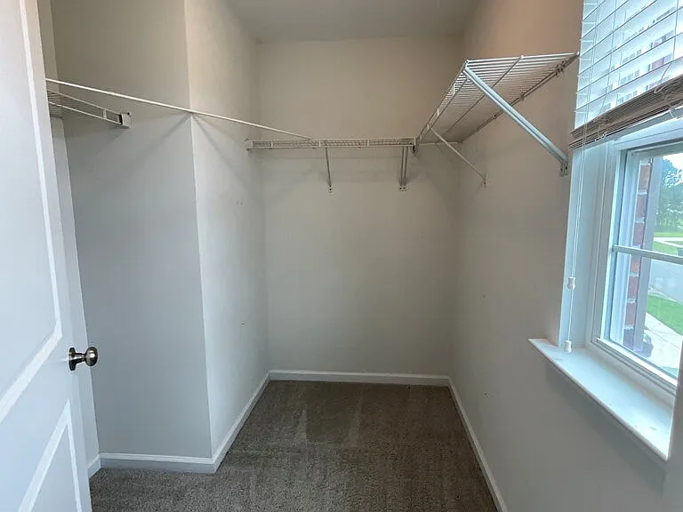 109 Redrock Ct — Photo 37