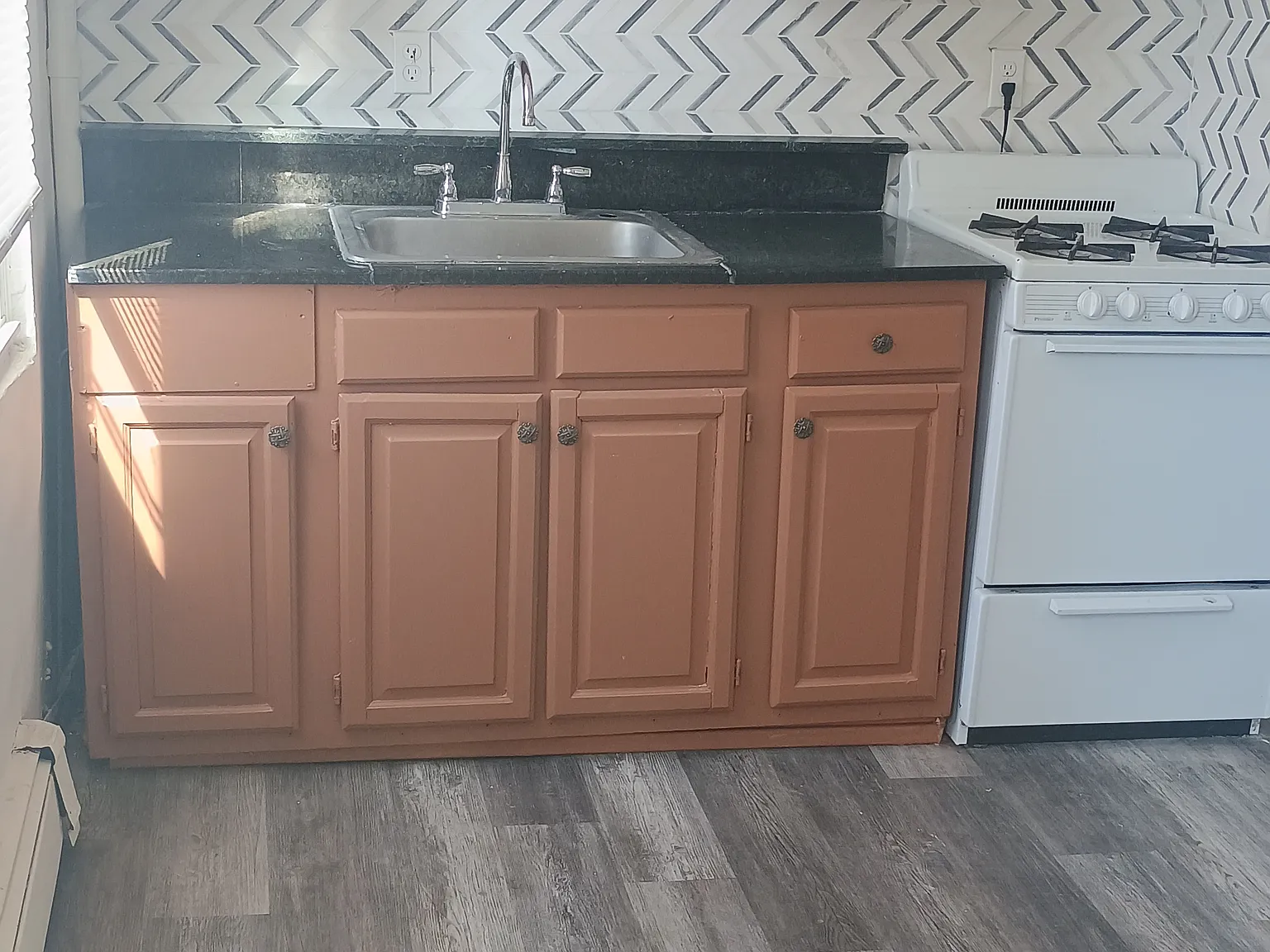 3 bed, 2500 sqft, $2,900 — Photo 2