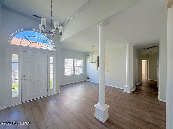 3rd image of 6 Firenze Court