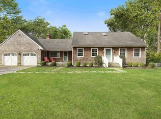 37 Foster Rd, Quogue, NY 11959