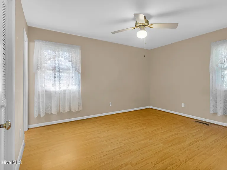609 Edgehill Rd — Photo 24