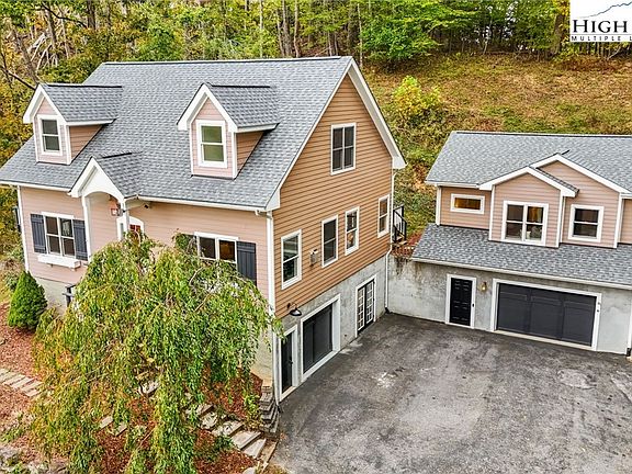 3rd image of 555 Highland Drive