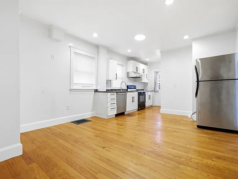 7 Orchard St #1 — Photo 2