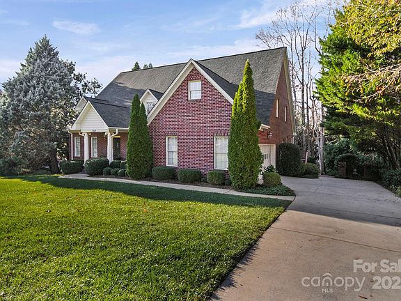 2nd image of 3015 Hamptonbrook Dr