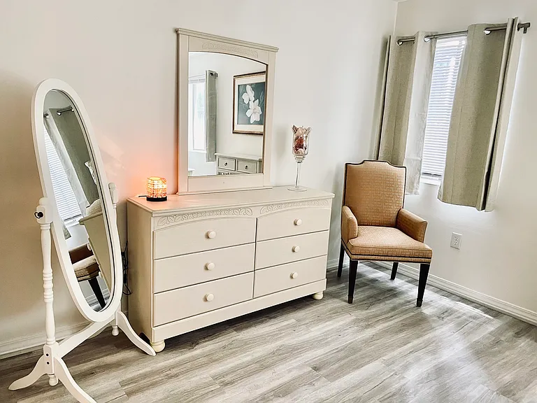 Full length mirror and sitting chair
