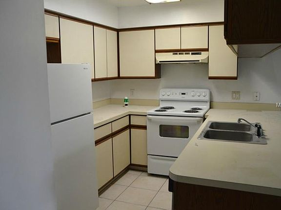 3rd image of 381 Cocoa Ct