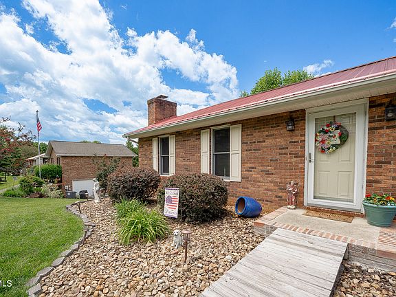 4th image of 909 S Sherbrooke Cir