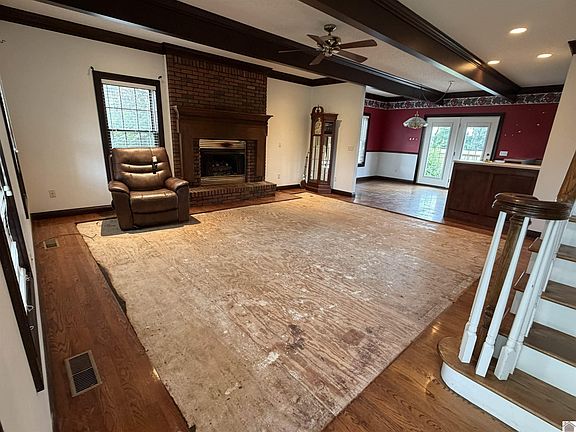 2nd image of 130 Denberry Ln