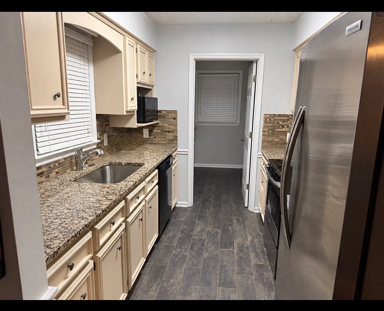 3 bed, 1276 sqft, $1,500 — Photo 3