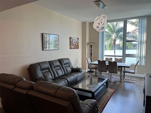 5th image of 2681 N Flamingo Rd APT 303S