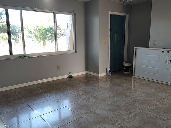 3rd image of 1039 SE 16th Pl