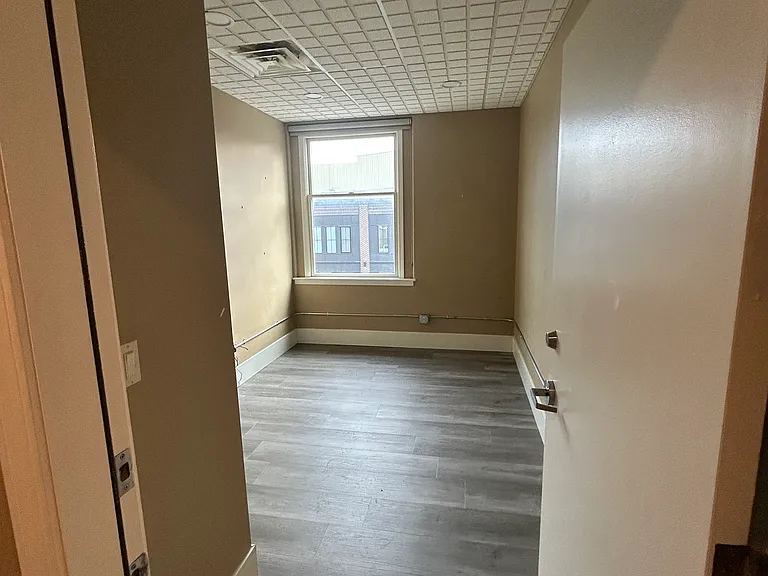 12 2nd St NE #6 — Photo 5