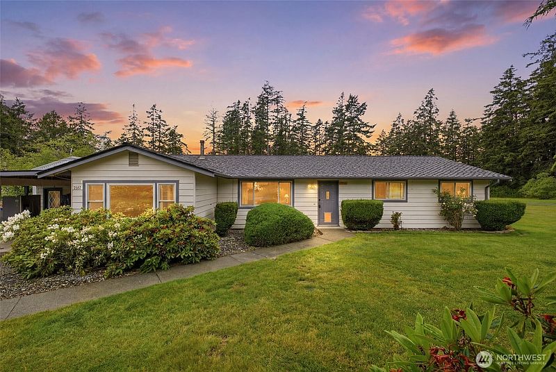 4th image of 3343 Garfield Court