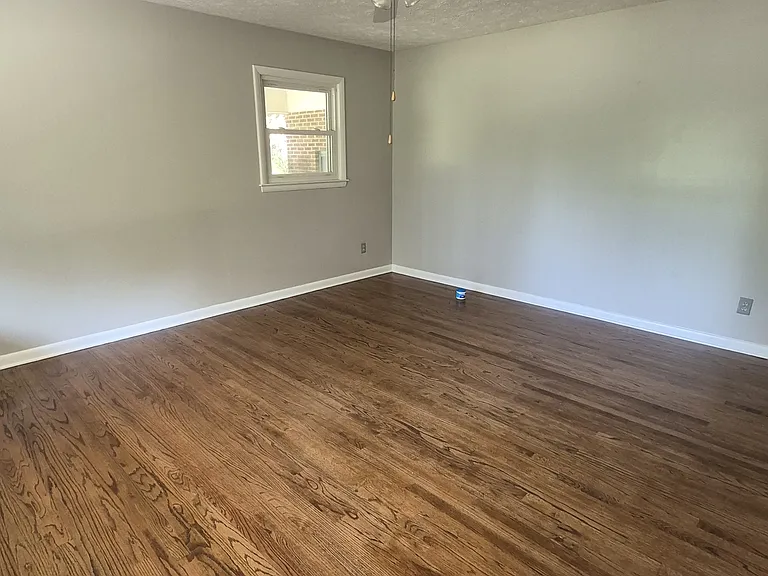 809 W Allen Ln — Photo 5