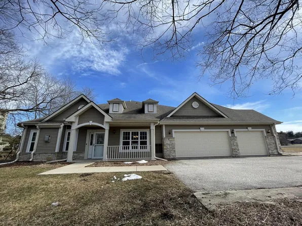 W264N2735 Christian LANE #A, Pewaukee, WI 53072