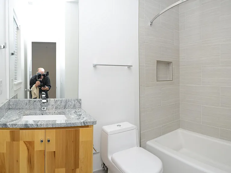 829 N Pennsylvania St #2B — Photo 21
