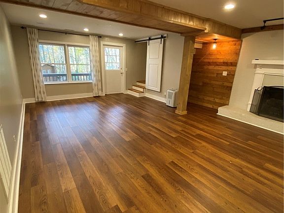 3rd image of 785 Dogwood Road
