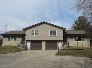 N56W34882 Lake Dr, Oconomowoc, WI 53066