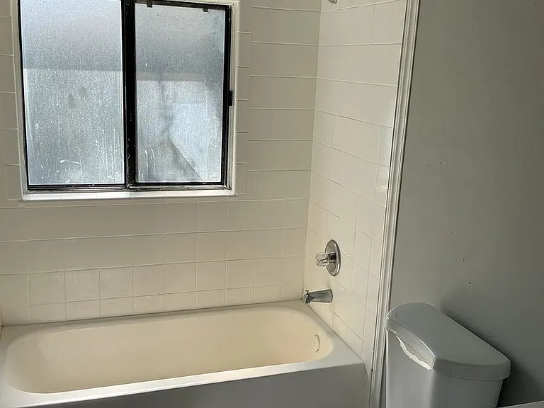 617 SW 69th St — Photo 5
