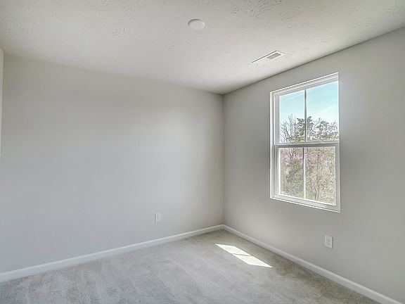 4th image of 5718 Millbrook Dr