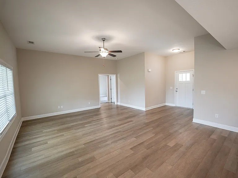 336 Tallulah Bnd — Photo 3