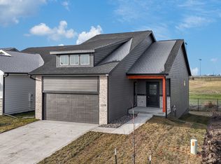 1220 NW Sproul Dr, Waukee, IA 50263