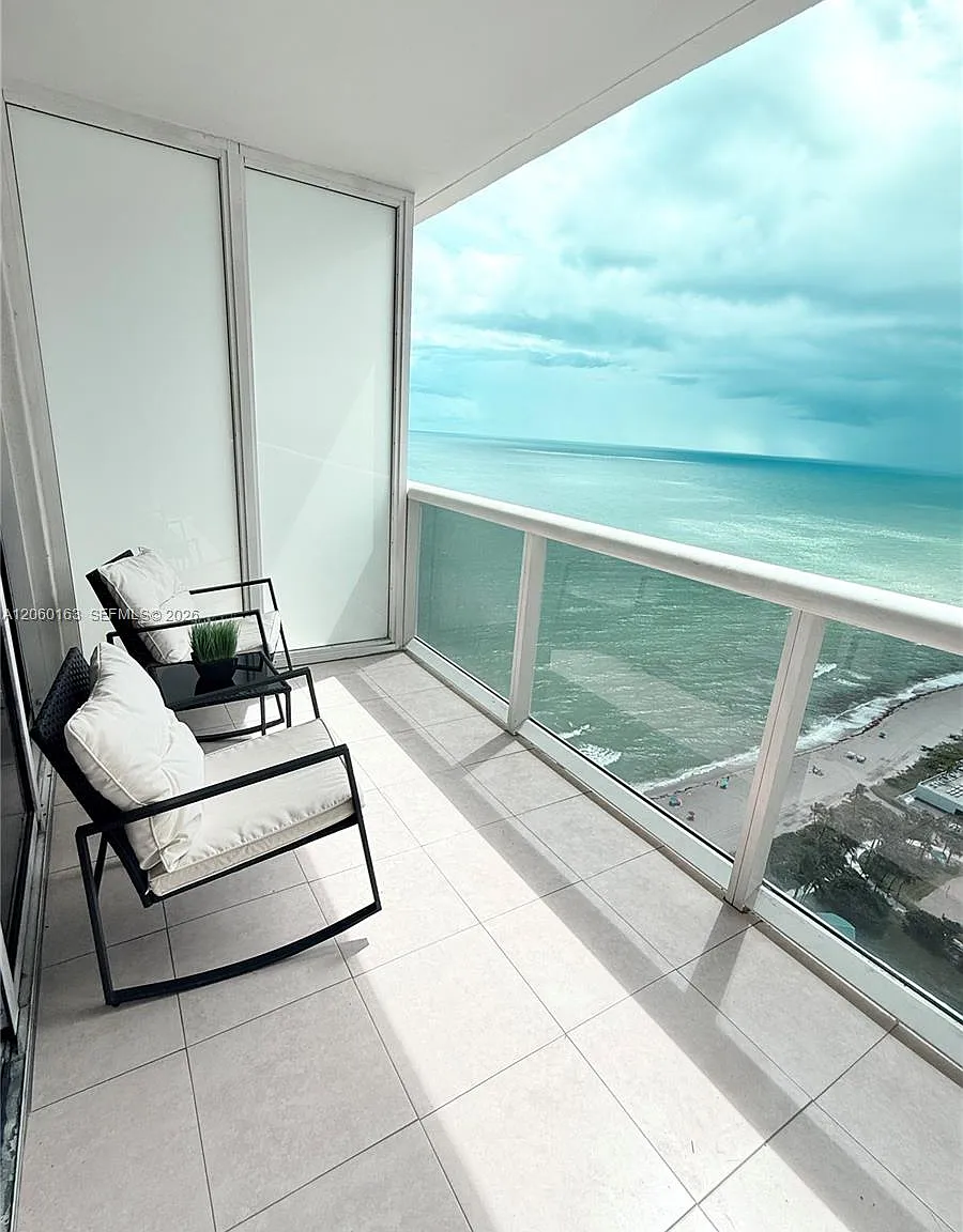 Beach Club Two Condo — Photo 4