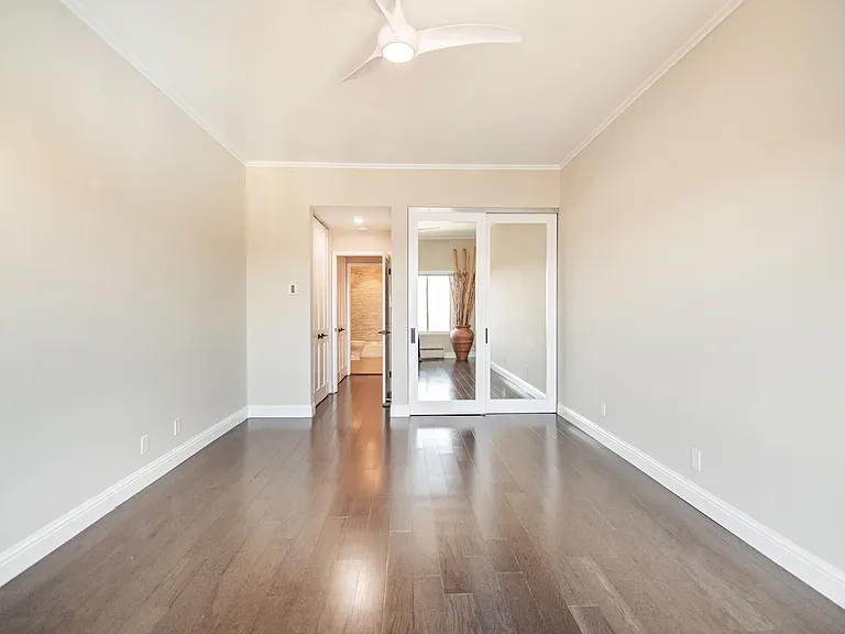925 Corbett Ave #302 — Photo 30
