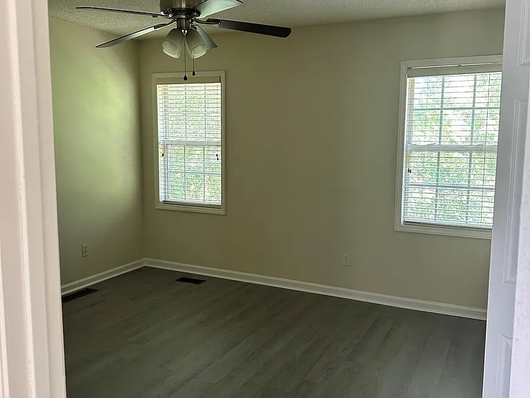 3921 Sterling Pointe Dr #LL9 — Photo 8