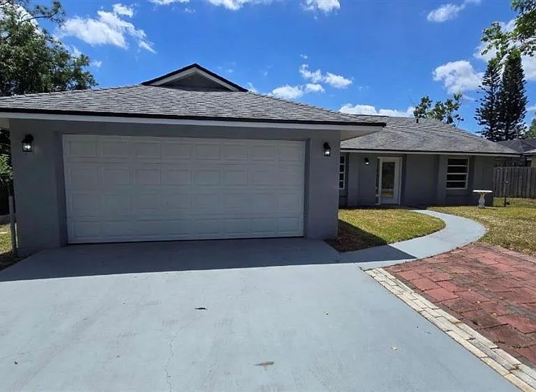 34 Emerson Dr NW — Photo 1