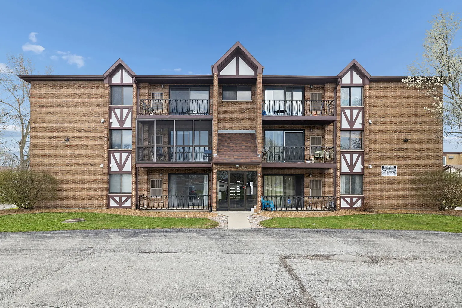 17525 71st Ct APT 3D photo 1