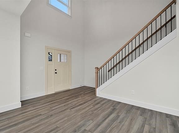 3rd image of 358 Zoey Park Dr