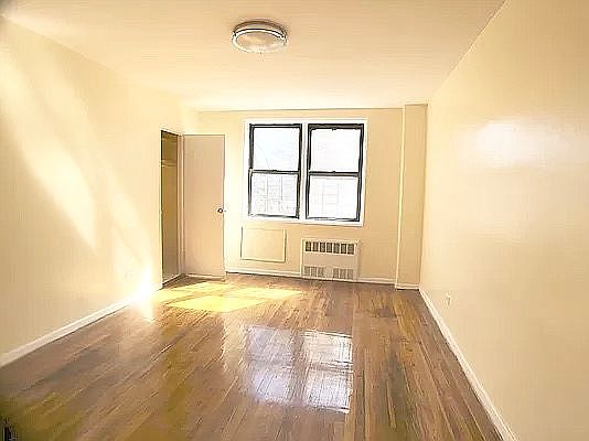 4th image of 6645 Broadway APT 7D
