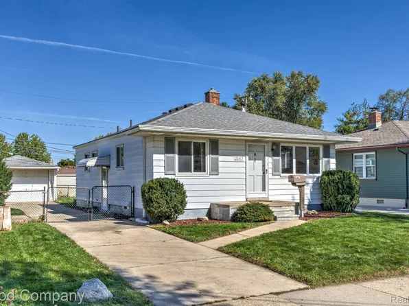 22417 Arcadia St, Saint Clair Shores, MI 48082