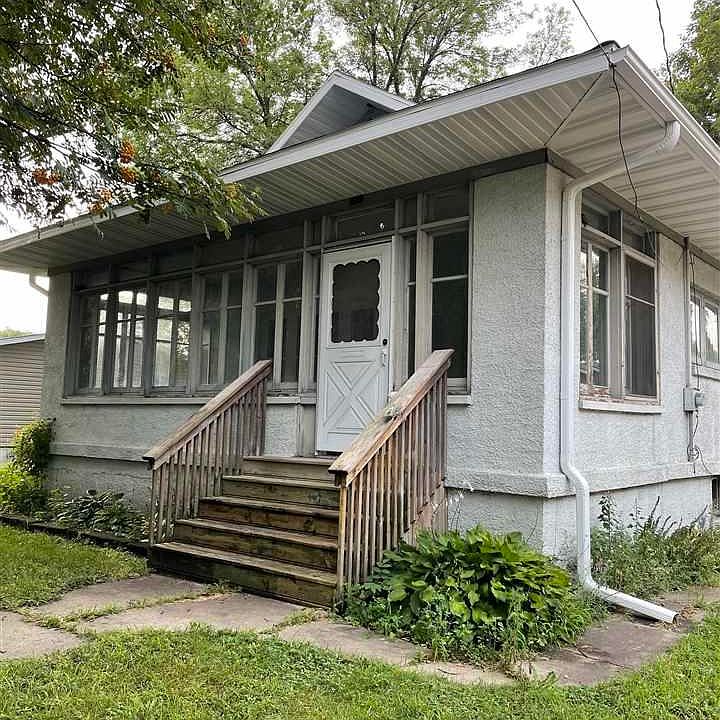 1st image of 539 8th St SE