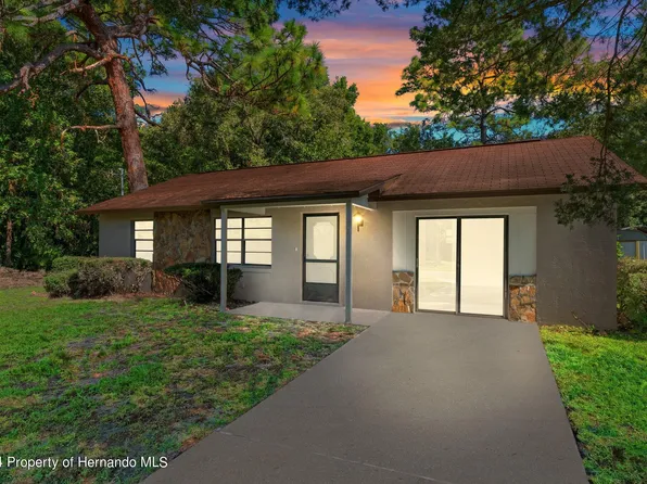 7205 W Village Dr, Homosassa, FL 34446