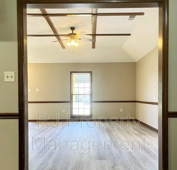 6600 Stockport Dr — Photo 12
