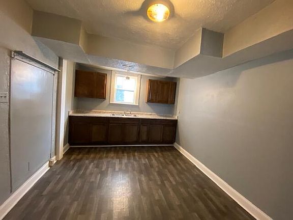 2nd image of 1008 Stewart Ave SE