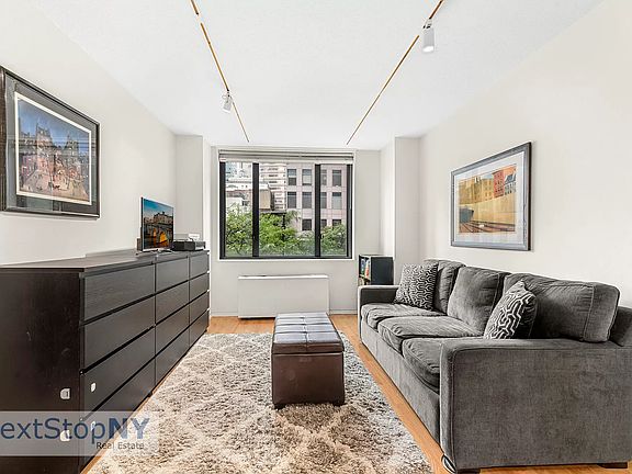 3rd image of 300 E 54th St APT 2E