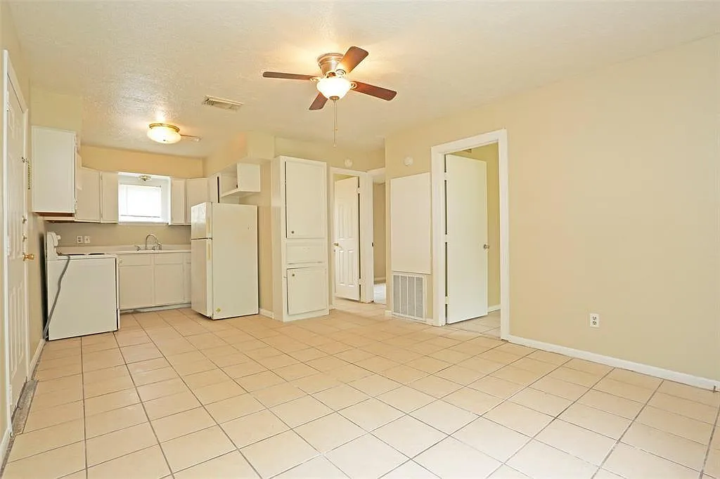 2 bed, 1.0 bath, 1164 sqft, $895 — Photo 3