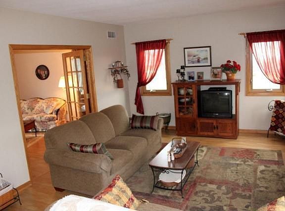 3rd image of 8535 S Cathlynn Ct